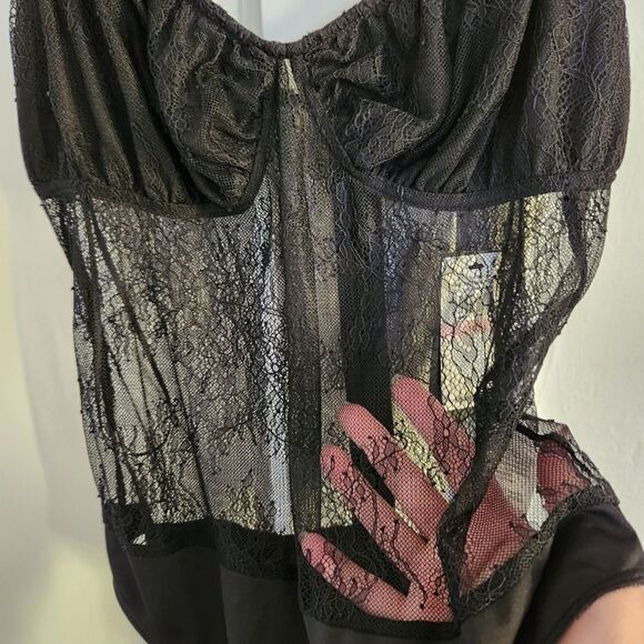 Danielle Bernstein Lace Thong Bodysuit Size 10 - Picture 5 of 10